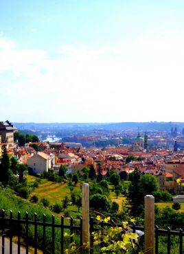 Прага - вълшебна и очарователна, със самолет и обслужване на български език!