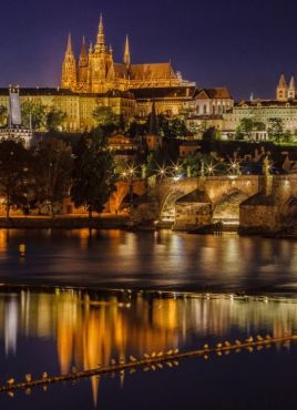 Коледа в Прага - със самолет и водач на български език!