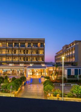 I RESORT BEACH HOTEL & SPA