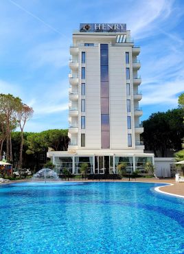 HENRY RESORT & SPA