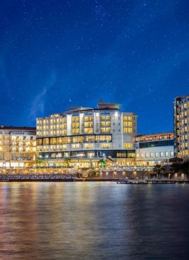 CHARISMA DE LUXE HOTEL