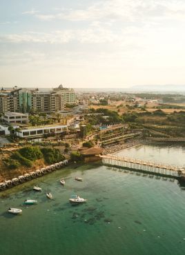 LAUR HOTELS